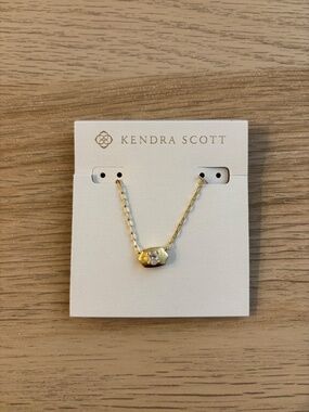 Kendra Scott Bria Gold Short Pendant Necklace